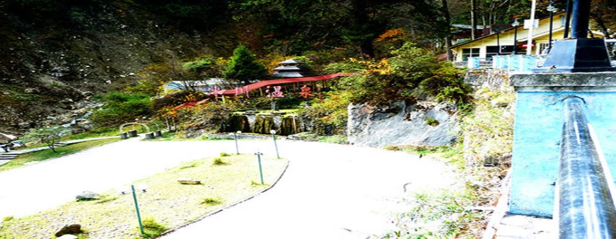 海螺沟冰川温泉海螺沟冰川温泉