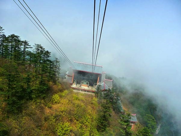 峨眉山金顶索道