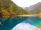 成都九寨沟黄龙熊猫谷 3 日游｜汽车进动车出含回程动车票 2+1 旅游大巴
